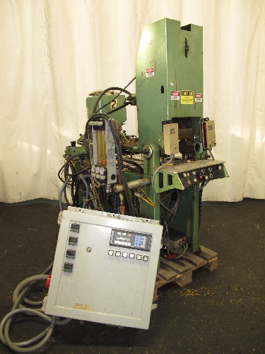 ARBURG INJECTION MOLDER  