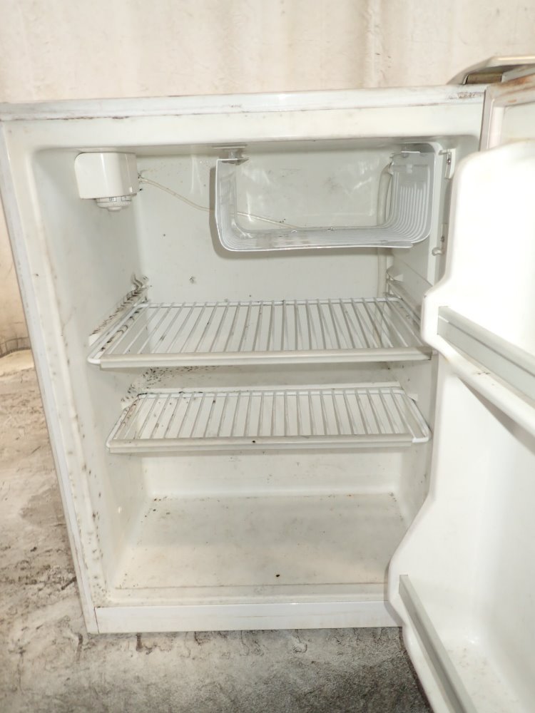 location of water filter in whirlpool refrigerator