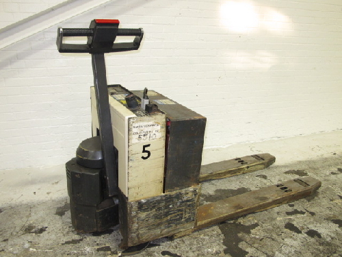 CROWN 40GPW 4 14 ELECTRIC PALLET JACK 4000#  