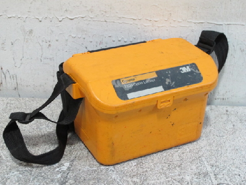 3M/DYNATEL 2250M UNDERGROUND CABLE/PIPE UTILITY LOCATOR  