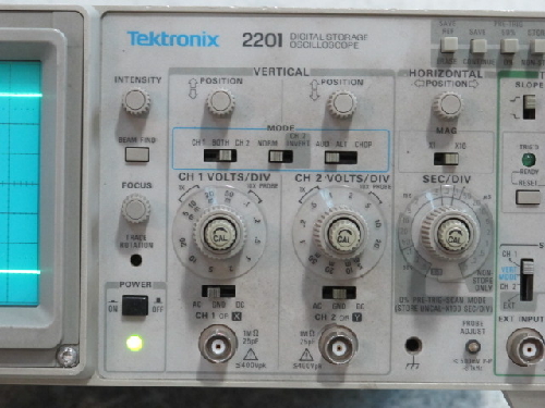 TEKTRONIX 2201 DIGITAL OSCILLOSCOPE  