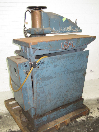 UNITED SHOE MACHINERY A CLICKER PRESS  