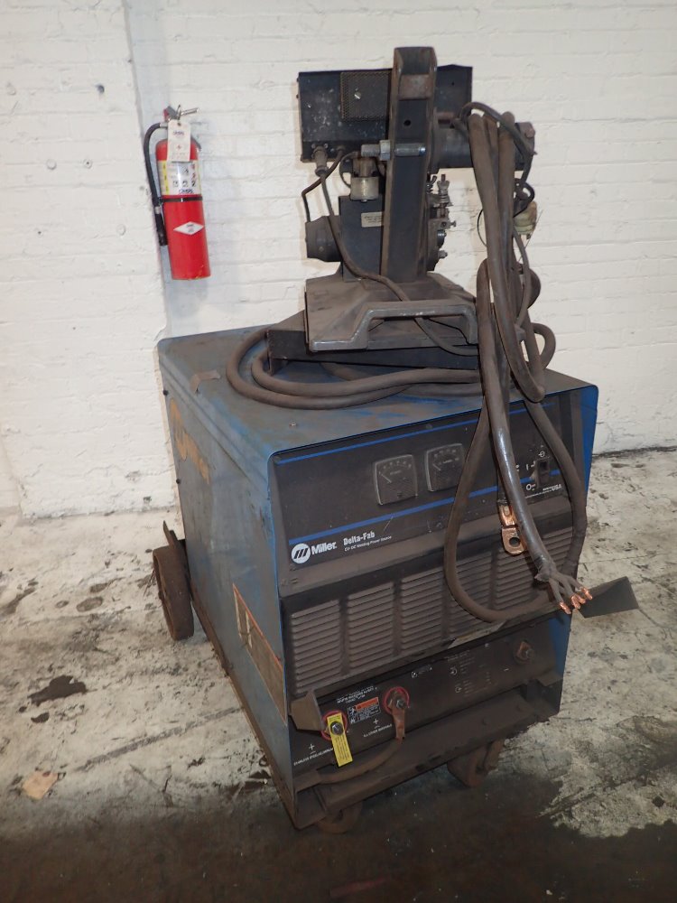MILLER DELTA FAB PORTABLE WELDER 375 AMP 09161940014