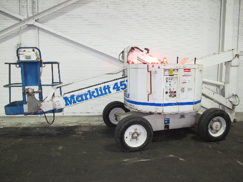 MARK INDUSTRIES 45KBDF GAS / PROPANE BOOM LIFT 500 LB  