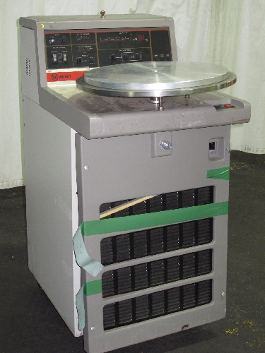 VARIAN 947 MASS SPECTROMETER LEAK DETECTOR  